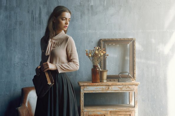 Girl Indoor Book Vintage Clothing 4k