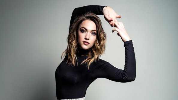 Violett Beane 2019