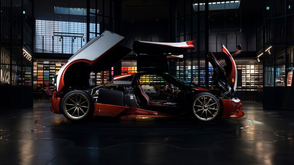 Pagani Huayra Lampo 2018 Futurist Open Doors Back