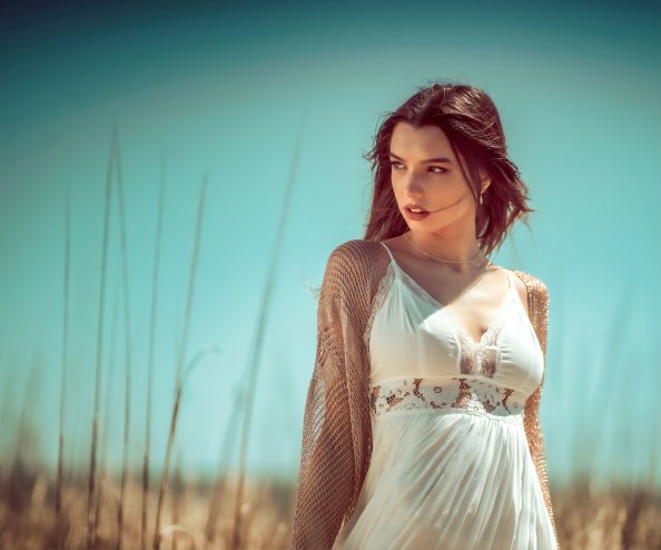 Model Outdoor White Dress 4k