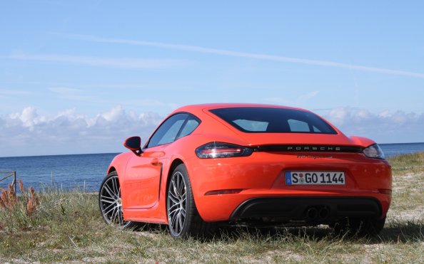 2017 Porsche 718 Cayman