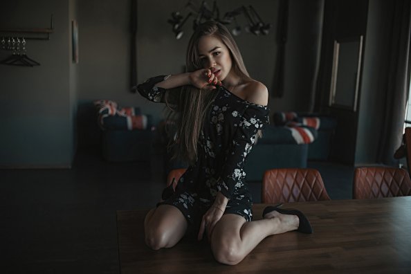 Women Indoor Sitting Table