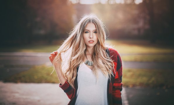 Blonde Girl Sunbeams Mood 4k