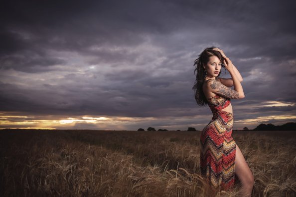 Women Field Lights Photoshoot