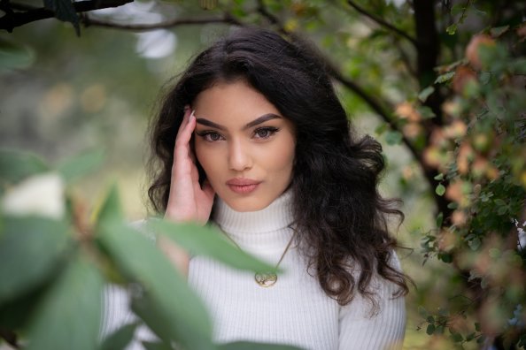 Girl Natural Light Portrait Autumn 5k