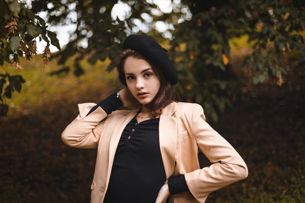 Beautiful Girl Outdoor Hat 4k