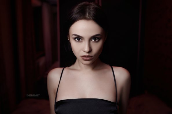 Model Brunette Depth Of Field