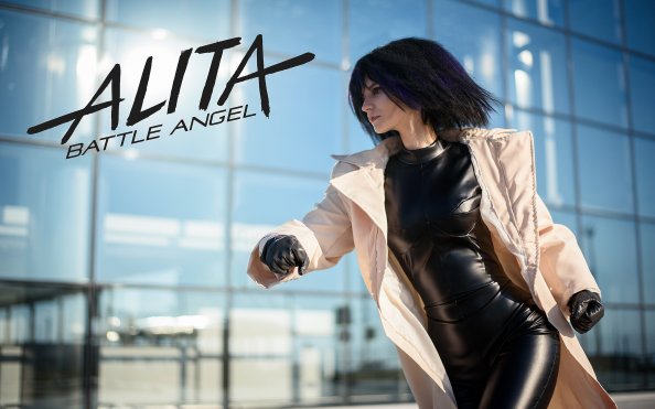 Alita Battle Angel Cosplay Girl