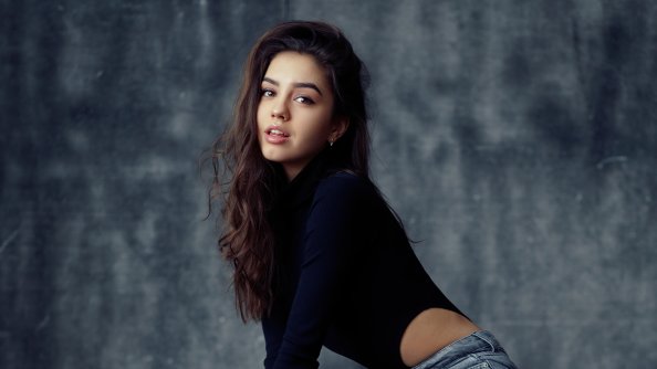 Nastya Model Looking At Viewer 5k