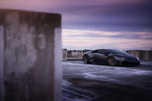 Black Lamborghini Huracan 2018