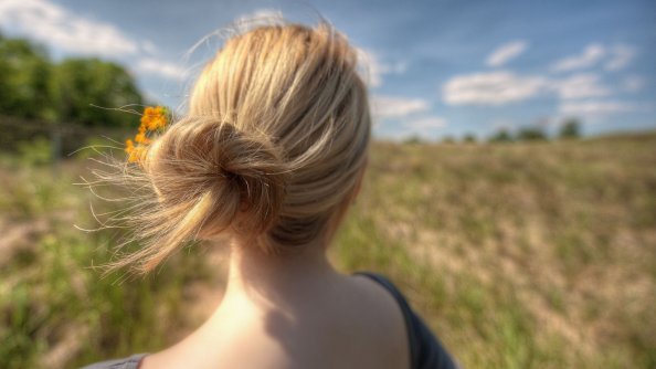 Blone Hair Wind