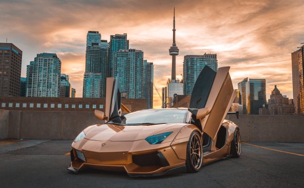 Lamborghini Aventador CN Tower 5k
