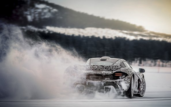 Mclaren P1 Ice Drifting