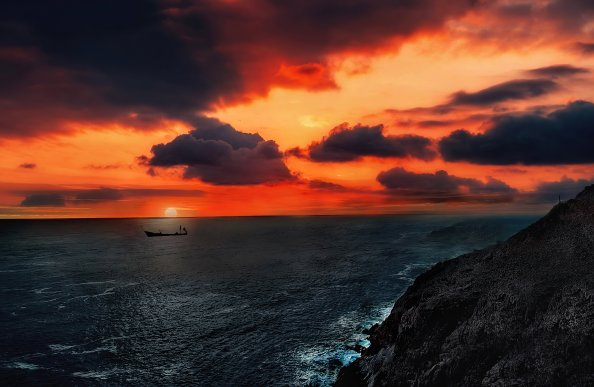 Sunsetting Over Boat 4k