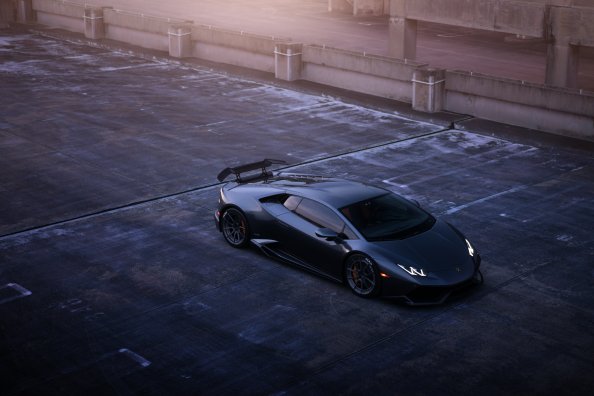 Black Lamborghini Huracan