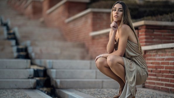 Blonde Girl Hand On Chin Dress 4k