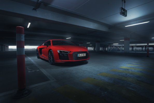 Audi R8 V10 Plus In Parking 4k