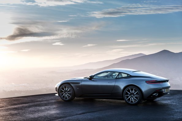 Aston Martin DB11 2016