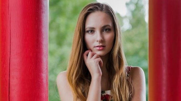 Magdalena Warszawa Model Pose Dress Hands Glance 4k