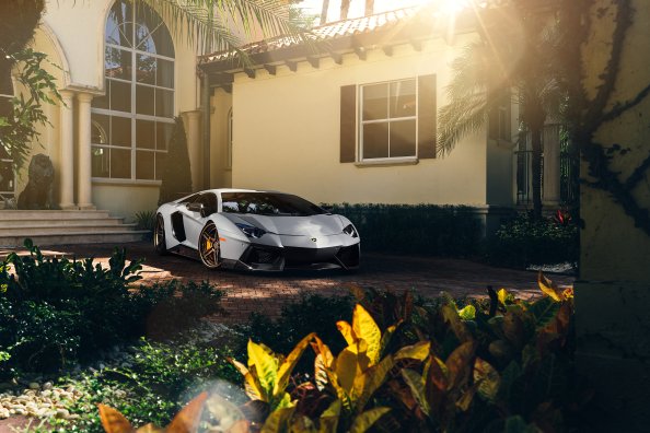 White Lamborghini Aventador