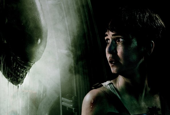 Katherine Waterston Facing Xenomorph Alien