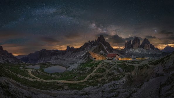 Peaks Under The Milky Way 4k