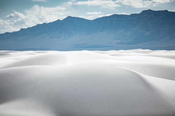 White Sand Mountains During Daytime 5k
