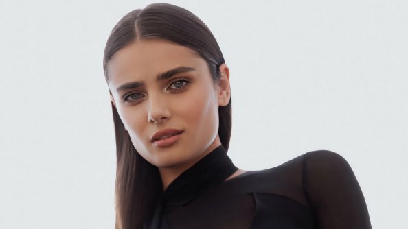 Taylor Hill Lvr Magazine 4k