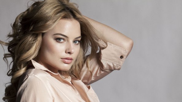 Margot Robbie Hands In Hairs 4k