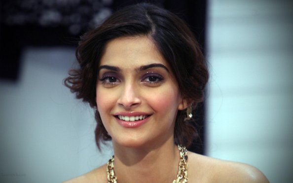 Sonam Kapoor 2016