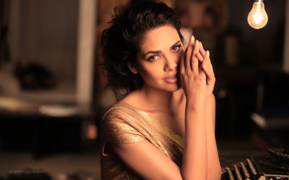 Esha Gupta 8