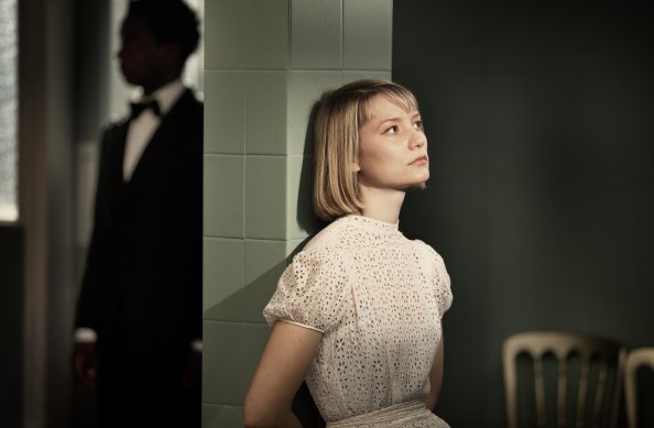 Mia Wasikowska