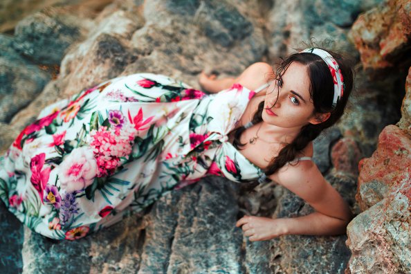 Beautiful Girl Rocks 4k