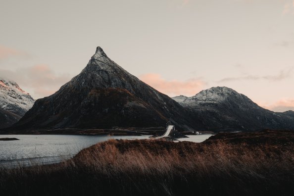 Mountain Range 8k