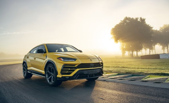 2019 Lamborghini Urus Shiny Black Package 5k